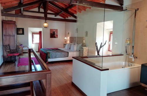 Cadaval Bed & Breakfast | Artvilla