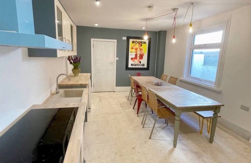 Bognor Regis House | Artypophouse~Unique home to create unique memories