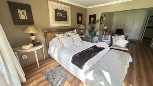 Greater Johannesburg Metropolitan Area House | Artzy's Garden View