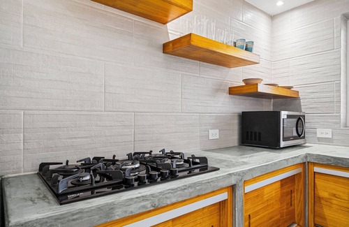 Ponton Apartment | Aruba Comfort Retreat, 2BR w/Pool, BBQ, Gated Property on a Prime Location!