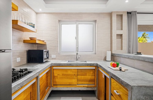 Ponton Apartment | Aruba Comfort Retreat, 2BR w/Pool, BBQ, Gated Property on a Prime Location!