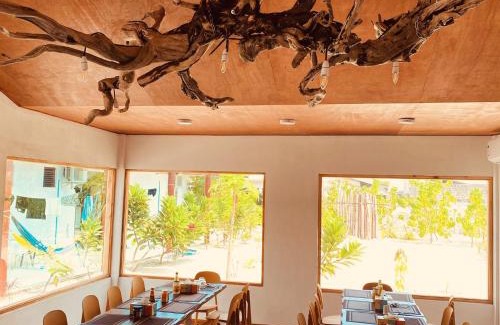 Hanimaadhoo Hotel | Arutha Resorts Ocho Lux by Eight Continents