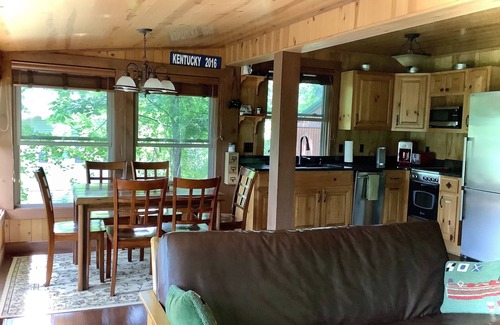 Russell Springs House | As close to the Lake as you can get! Lake Cumberland Marina/Alligator Dock 2