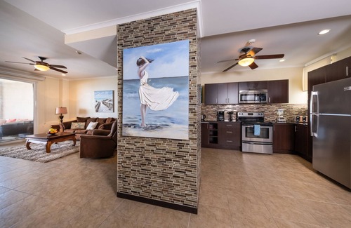 Barrio Los Villalobos Condo | AS SEEN ON HGTV'S BEACHFRONT BARGAIN HUNT! Jaco Beachfront PALMS 2br/2ba