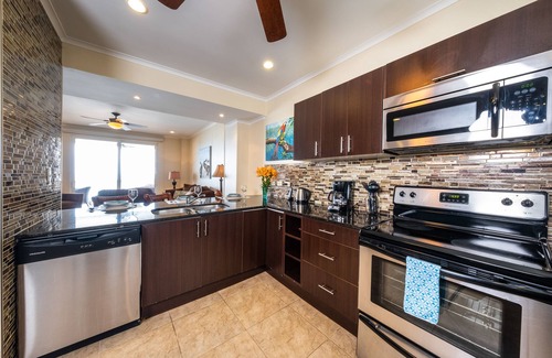 Barrio Los Villalobos Condo | AS SEEN ON HGTV'S BEACHFRONT BARGAIN HUNT! Jaco Beachfront PALMS 2br/2ba