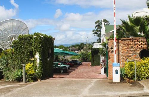 Manzini House | Asante Guesthouse and Restaurant
