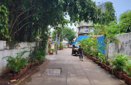 Pali Hill Apartment | Asante -The Cottage House 2BHK at Hill Road Bandra