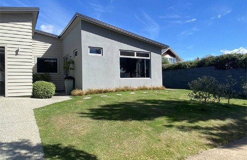 Albert Town Apartment | Ash Ave - Guest House/Apartment