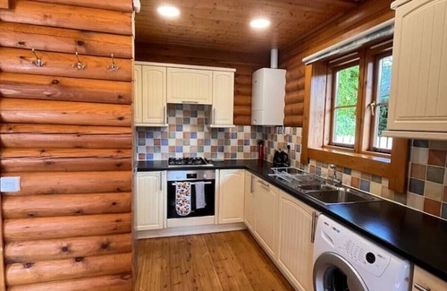 Aymestrey Cabin | 'Ash' Beautiful Log Cabin With Private Hot Tub