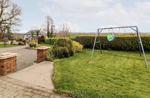Monamolin Cottage | ASH DRIVE HOUSE, family friendly in Ballycanew, County Wexford