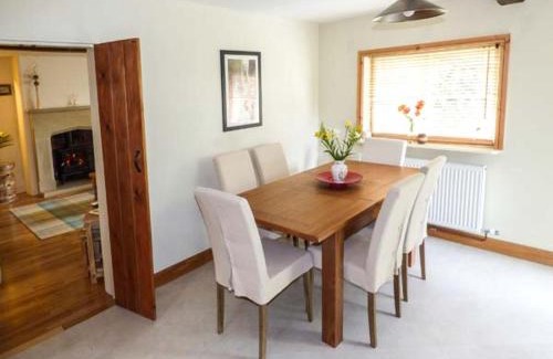 Alton House | Ash House