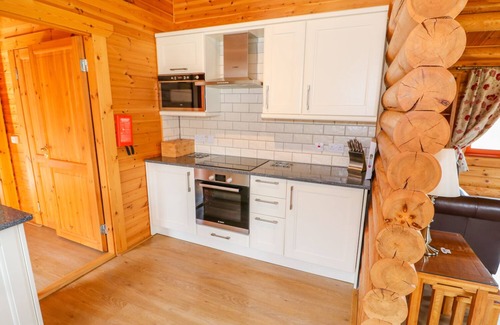 Castle Bytham Cottage | ASH LODGE, character holiday cottage, with pool in Greetham, Rutland