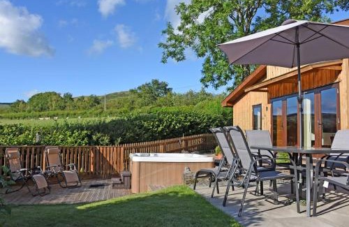 Abbey-Cwmhir House | Ash Lodge - Hw7442