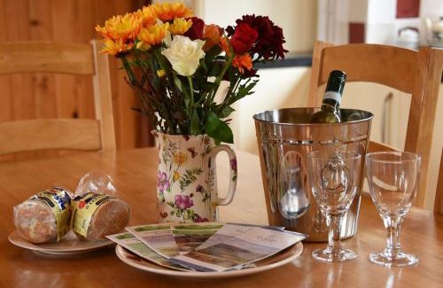 Abbey-Cwmhir House | Ash Lodge - Hw7442