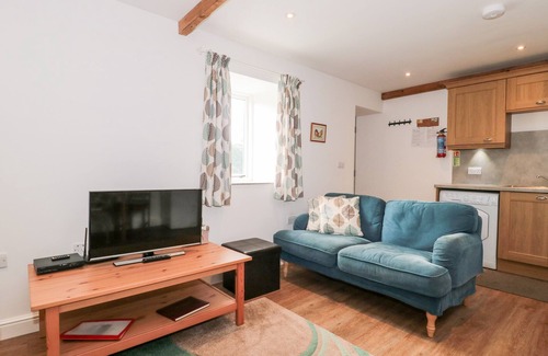 Vale of Glamorgan Cottage | ASH TREE COTTAGE, character holiday cottage in Llantwit Major