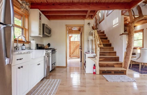 Weaverville House | Asheville's luxury treehouse!