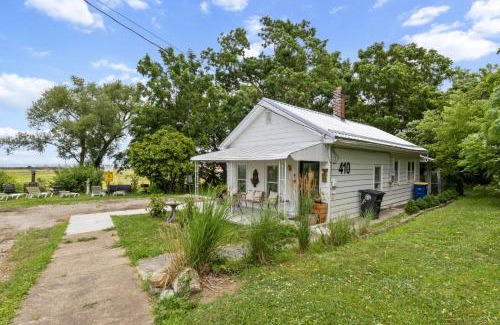 Ashtabula House | Ashtabula Cottage- Minutes from Covered Bridges & Wineries