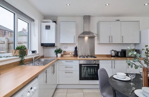 Failsworth House | Ashworth House | by Truestays ® Serviced Accommodation