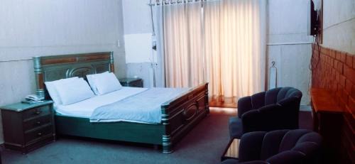 Darra House | Askari Gold Crest