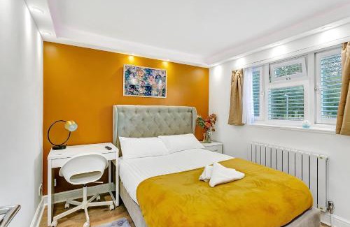 Bierton House | Aspen Close 4 Bedroom Retreat with Spa, Sauna and Gym
