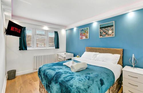 Bierton House | Aspen Close 4 Bedroom Retreat with Spa, Sauna and Gym