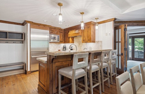 Downtown Condo | Aspen Mountain Residences [Formerly Hyatt Grand Aspen] at Owner Direct Rates
