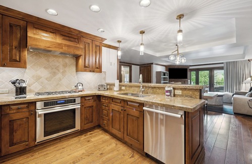 Downtown Condo | Aspen Mountain Residences [Formerly Hyatt Grand Aspen] at Owner Direct Rates