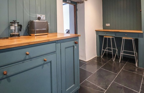 Dyserth Cottage | ASTER COTTAGE, pet friendly, with a garden in Dyserth