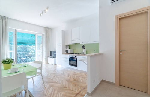 Asti Apartment | Asti Comfy Apartment - Private Parking!