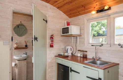 Craven Arms Cottage | Aston - Shepherd Hut