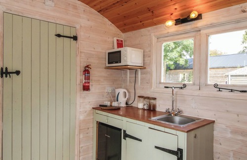 Craven Arms Cottage | Aston - Shepherd Hut