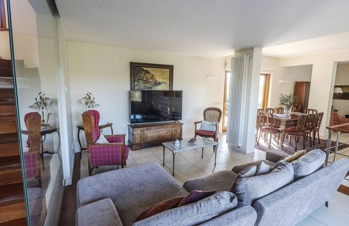 Formello Villa | Astonishing Villa with Pool and Garden
