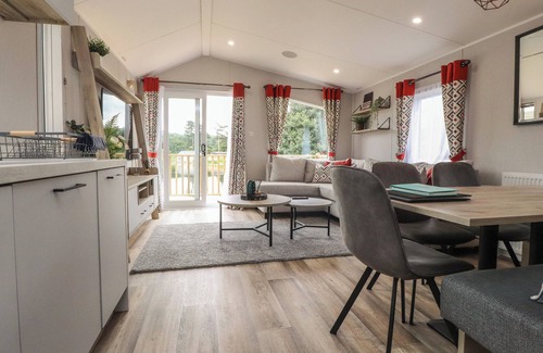 Fence Cottage | Astoria Lodge