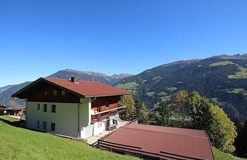 Aschau Im Zillertal Apartment | 100 m² Apartment ∙ 3 bedrooms ∙ 6 guests