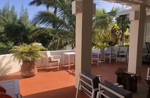 Silver Sands Villa | At the beach, Dreamin villa, staffed daily, relax recharge and enjoy. Welcome !