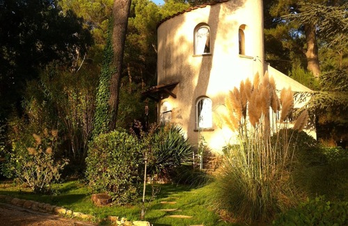 Chateauneuf-le-Rouge House | At the foot of Sainte Victoire site a few kilometers from Aix en Provence property 1. 5Ha