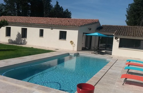 Monteux Cottage | At the foot of Ventoux, new air-conditioned gîte with private pool