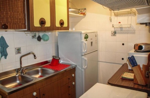 Roccascalegna House | At the Oven Door