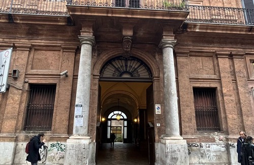 Ruggero Settimo House | At the Palazzo Del Principe, at the Massimo, in the center of Palermo