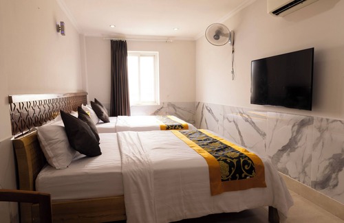 District 12 Hotel | Atana Airport Hotel
