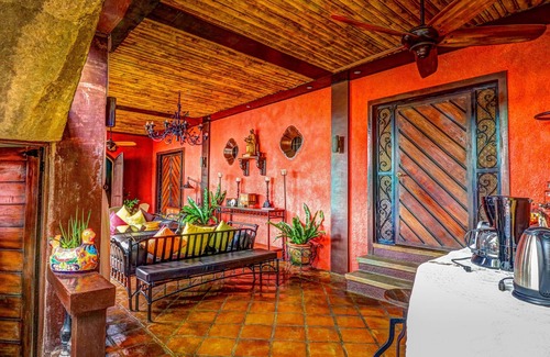 Alfonso House | Atelier de Clotilde Mexican style nr Ville Sommet