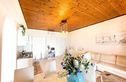 Licola Apartment | Athena Seafront Apartment, Free Parking & Pool