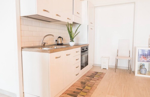 Licola Apartment | Athena Seafront Apartment, Free Parking & Pool
