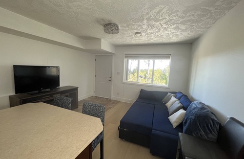 Regional District of Nanaimo House | Athena’s Luxury Retreat