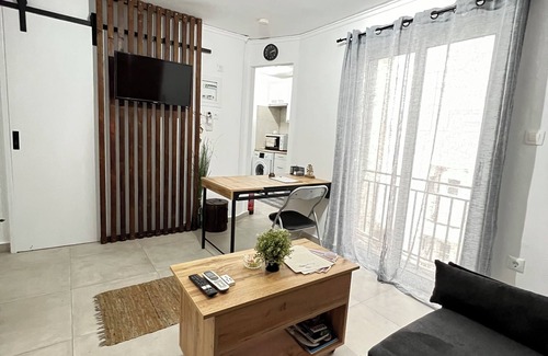 Kallithea Apartment | Athens Studio in the sky.❗️❗️❗️ perfect for couples❤️️