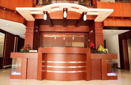 Irinjalakuda Hotel | Athirappilly Residency Chalakudy
