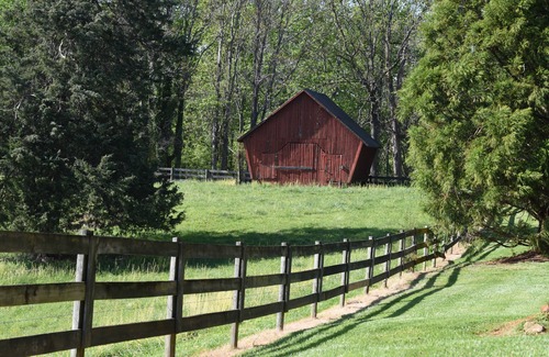 Clifford Cottage | Athlone Farm’s Historic Cottage—ca.1800s, Unique, Charming, renovated, sleeps 4