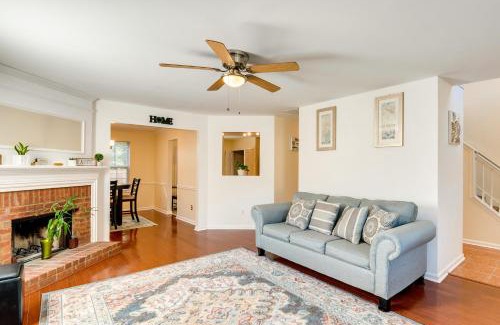 Austell House | Atlanta Area Home with Yard about 2 Mi to Six Flags