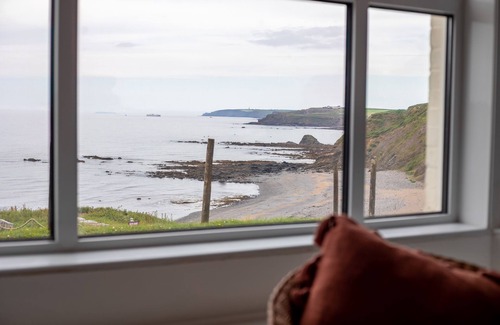 Widemouth Bay Cottage | ATLANTIC COURT, pet friendly, with a garden in Widemouth Bay