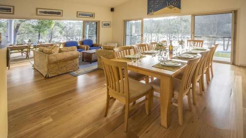 Conjola Park House | Atlantis on lake conjola